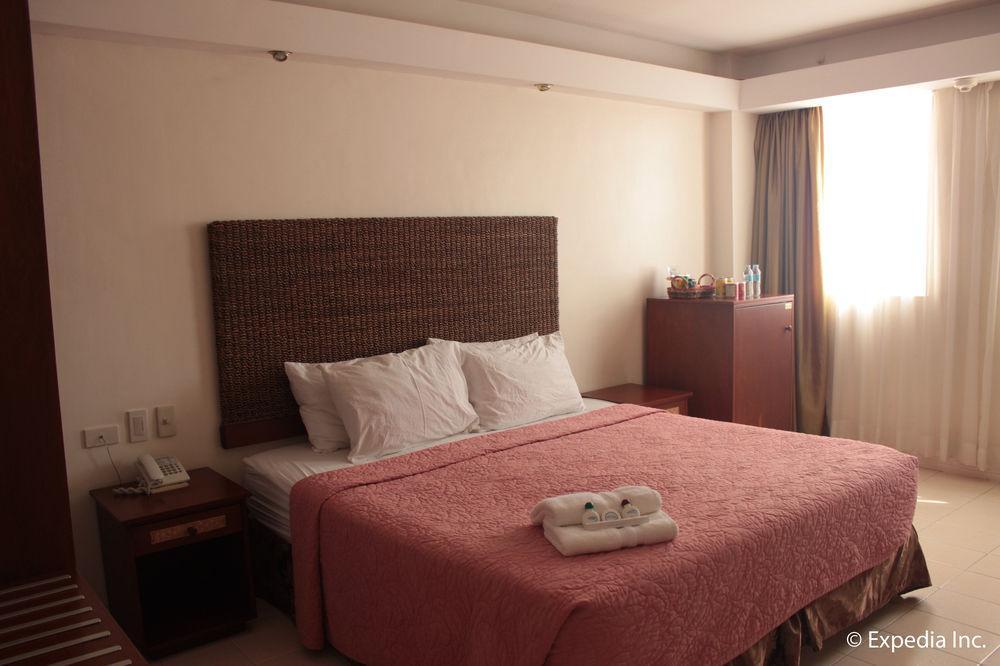 Wild Orchid Beach Resort Olongapo Luaran gambar